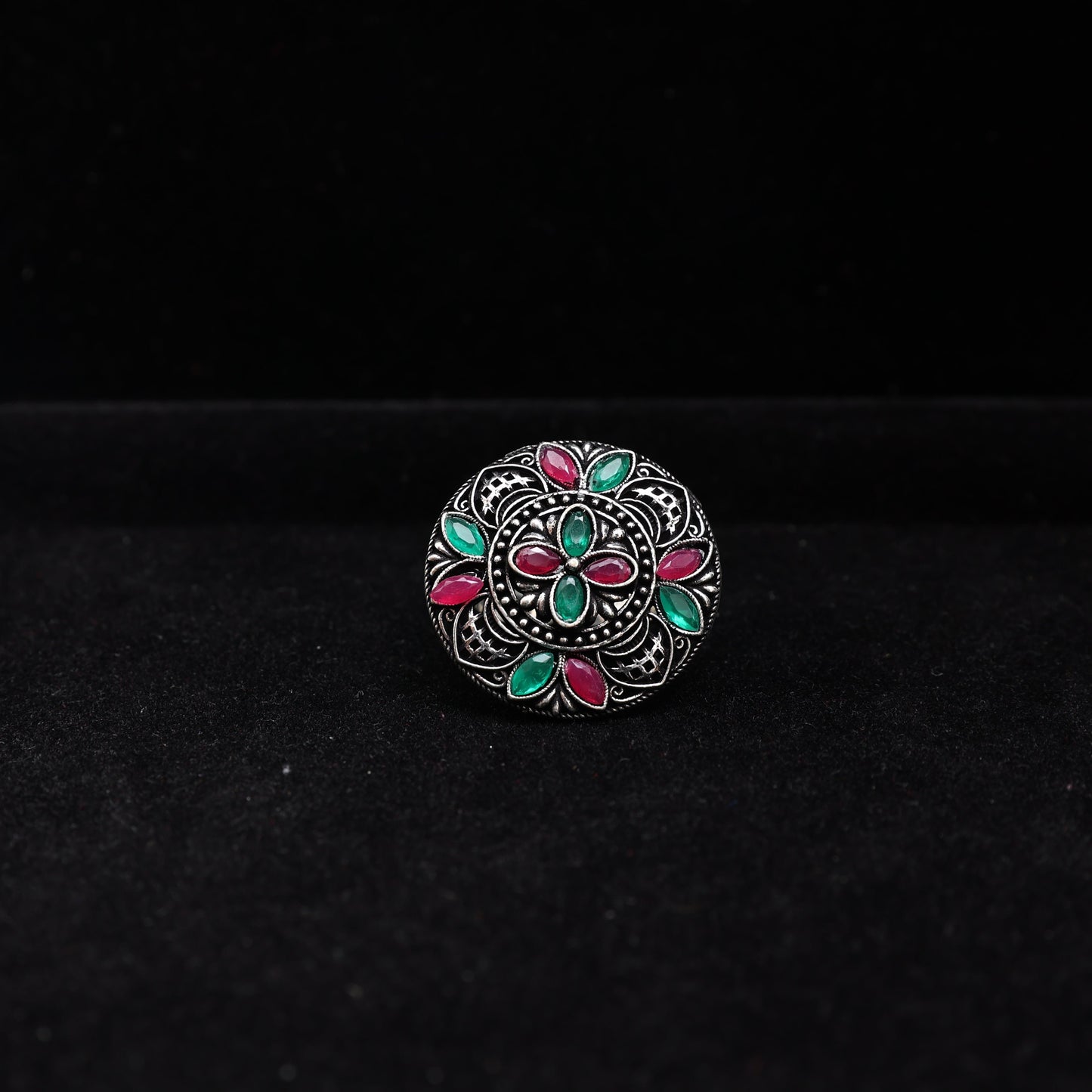 Mesmerizing Floral Gemstone Finger Ring