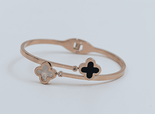 Sophisticated Clover Design Gold-Toned Bracelet