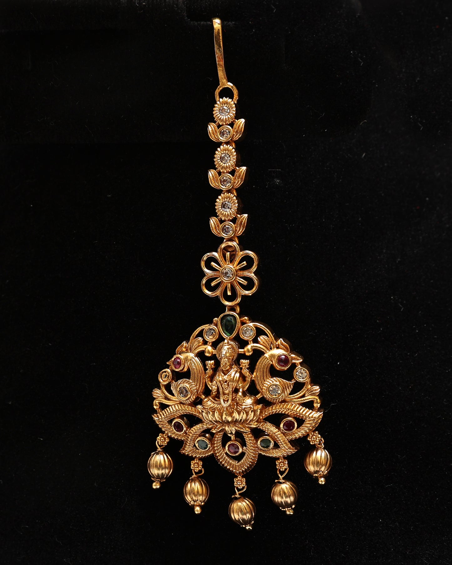 Dazzling Heritage Maang Tikka