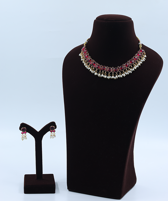 Graceful Red Pearl Necklace Set