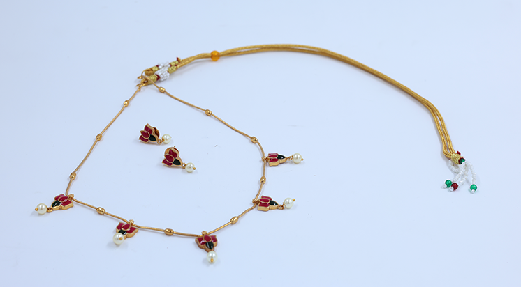 Charming Pearl Drop Floral Necklace Set