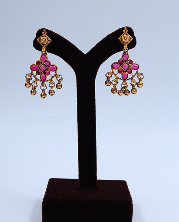 Graceful Pink Stone Long Necklace Set