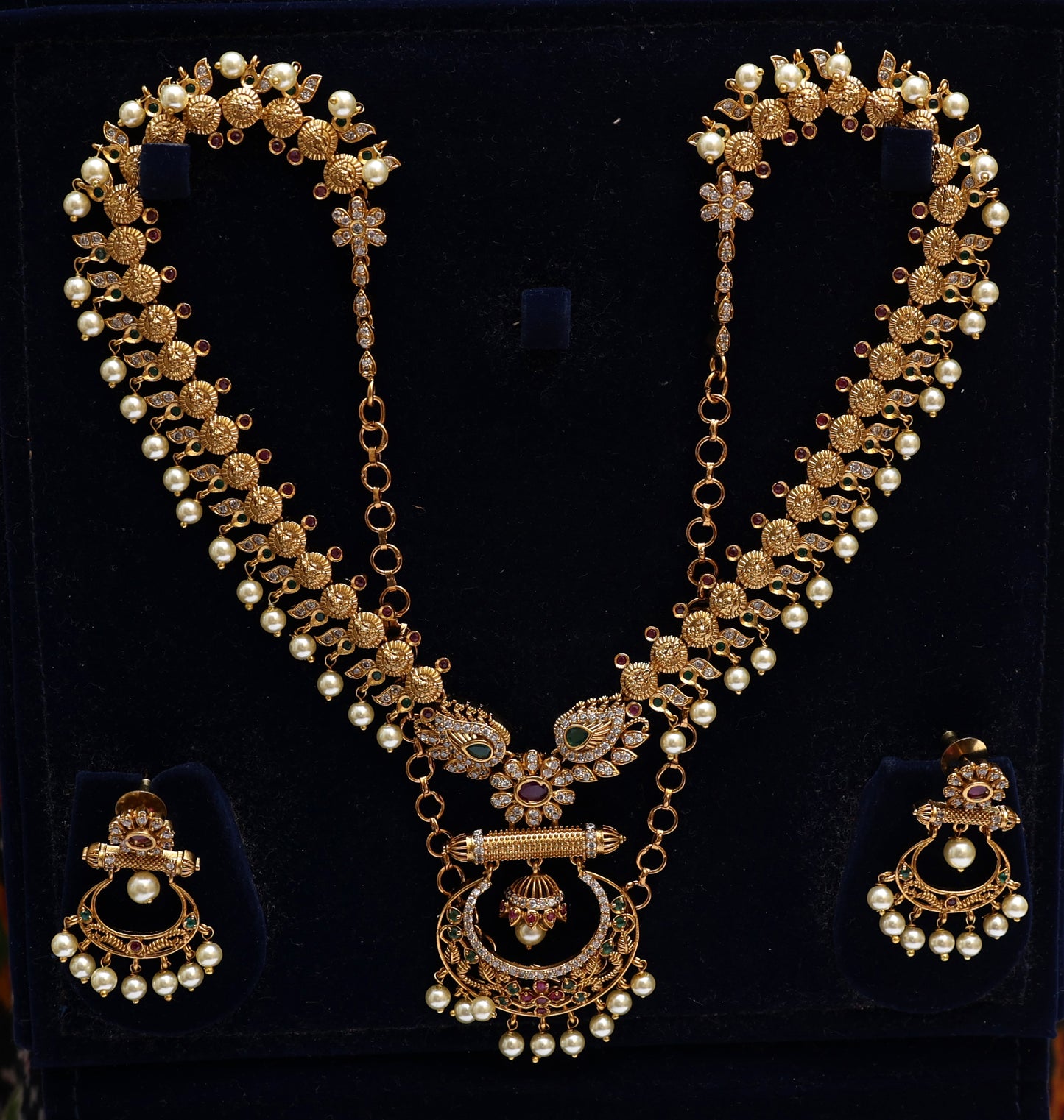 Antique Gold Toned Necklace Set
