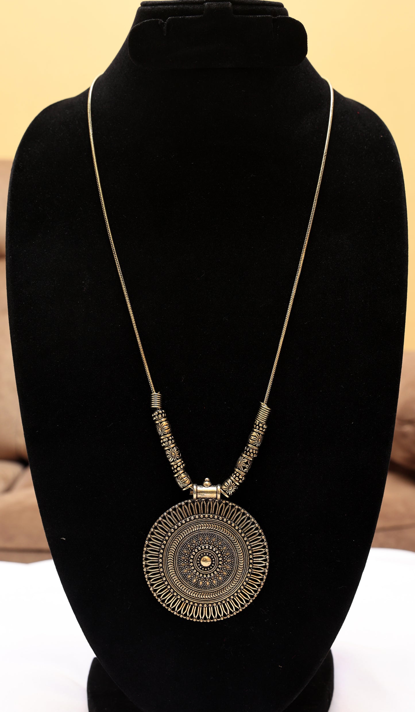Antique Gold Tone Circular Pendant Necklace