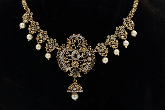 Gold and Pearl Necklace Set