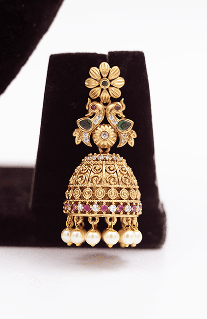 Gold and Pearl Necklace Set