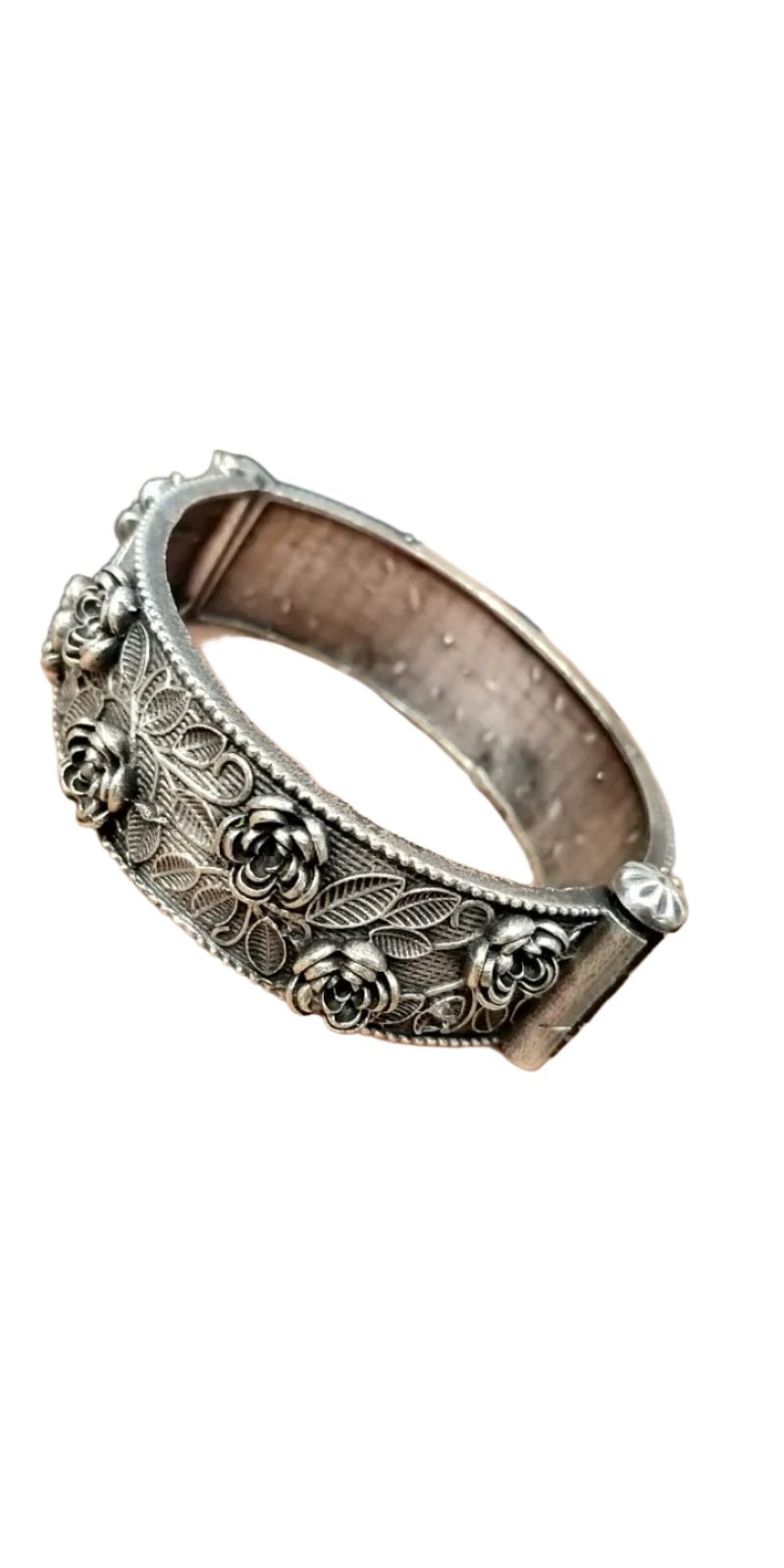 Resplendent Floral Leaf Silver Oxidised Bangle