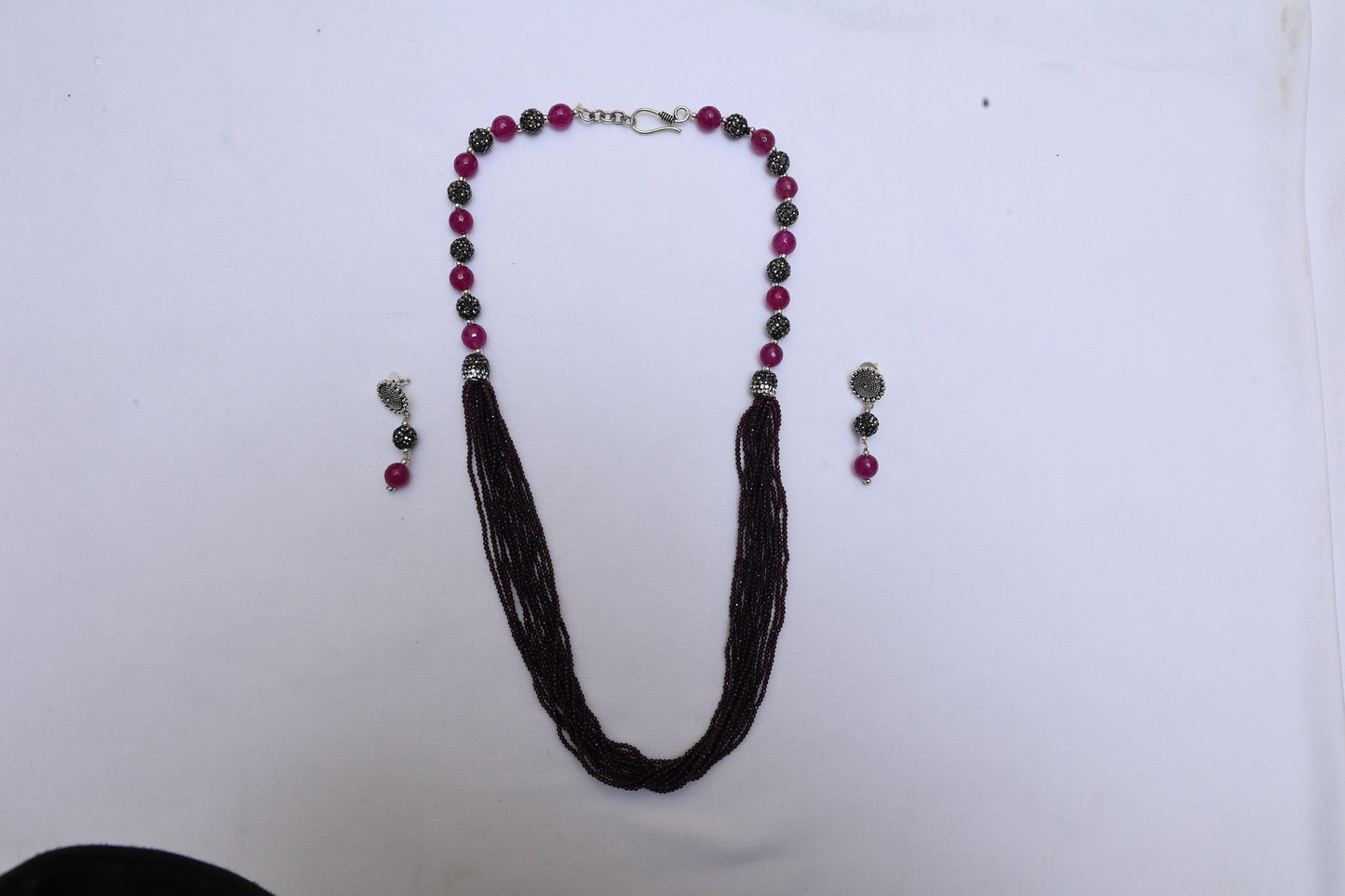Glowing Pink and Black Beaded Necklace Set