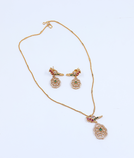 Elegant Peacock Pendant Necklace Set