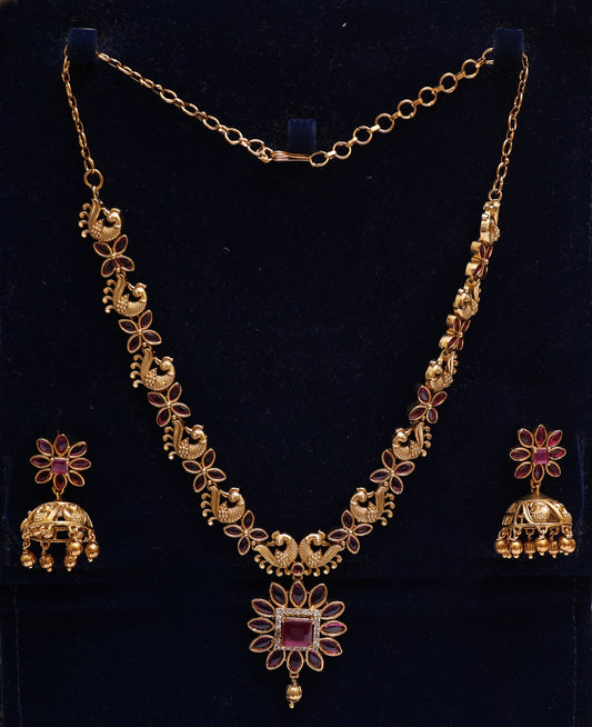 Gold Tone Bird Motif Necklace Set