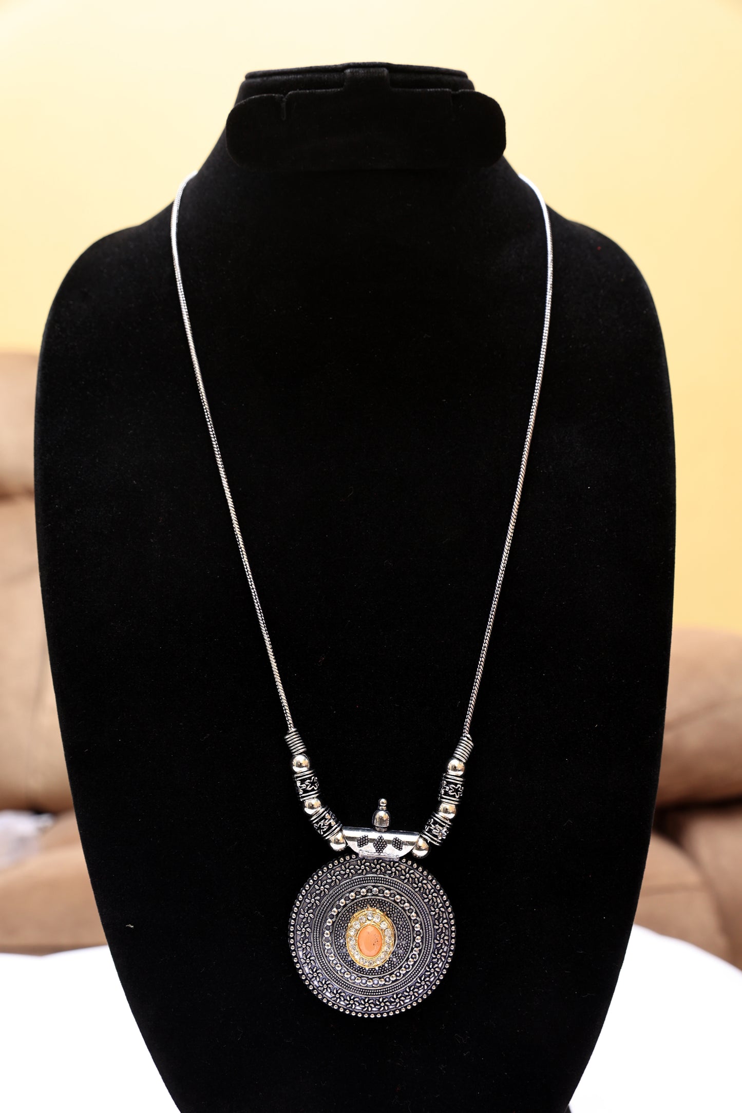 Gleaming Ethnic Pendant Necklace