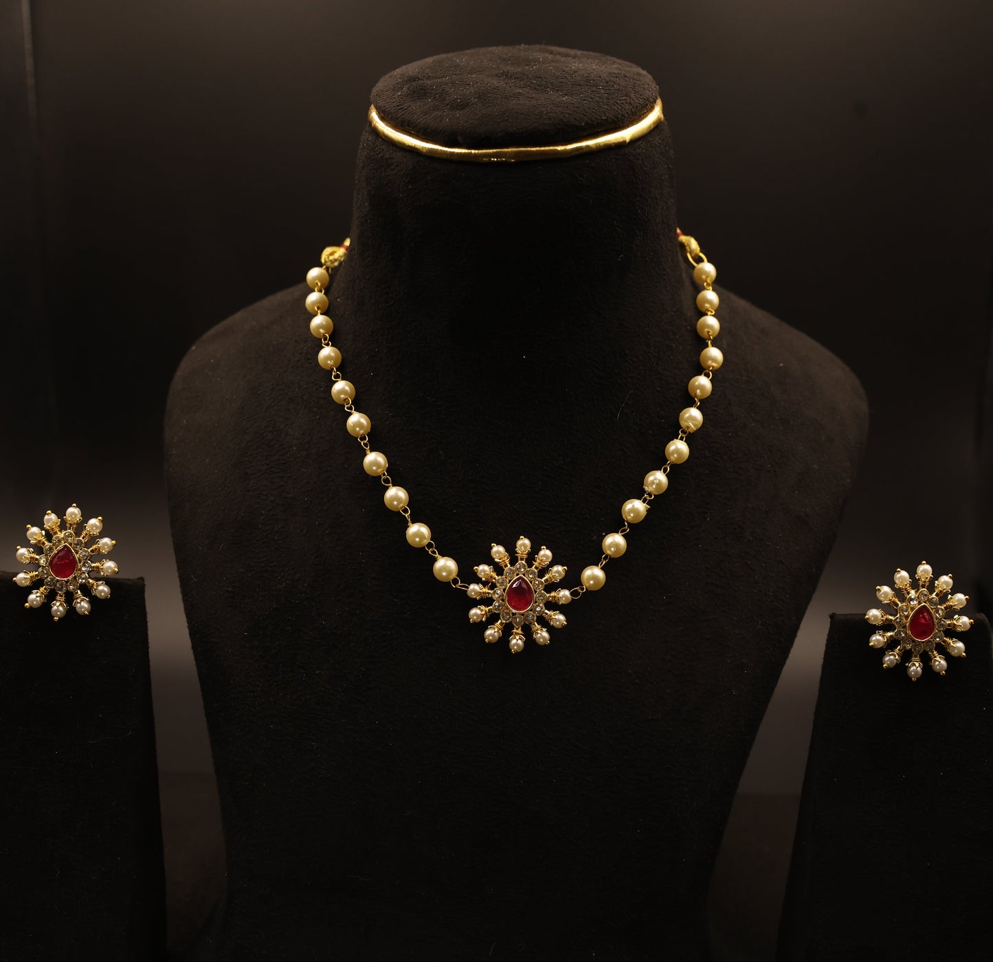 Pearl Jewelry with necklace and  red emerald pendent and earings