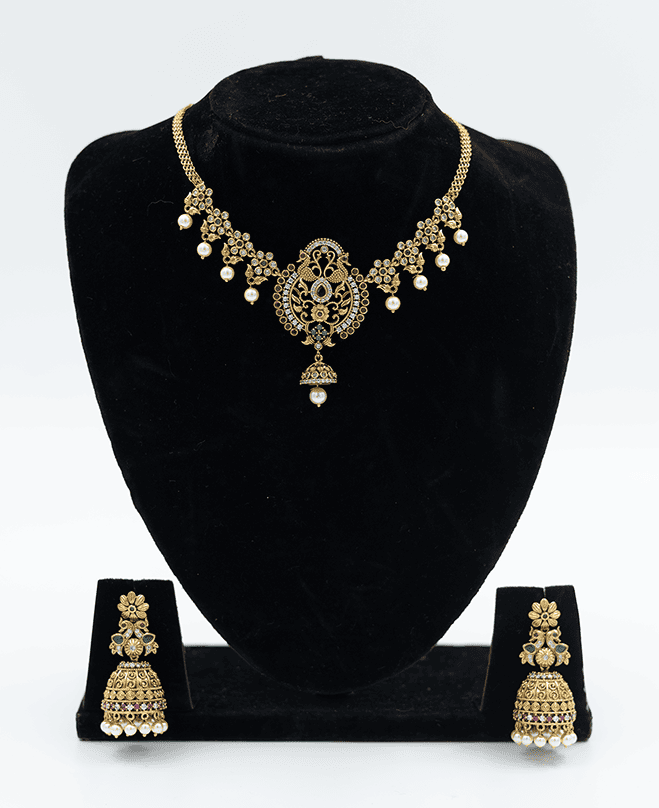 Gold and Pearl Necklace Set